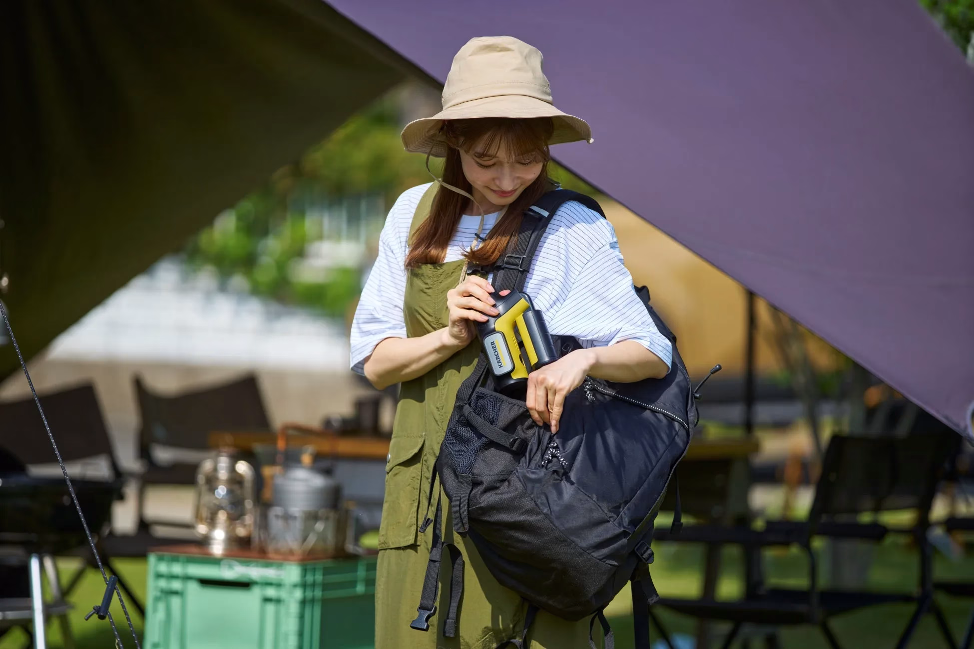 手のひらサイズの本体