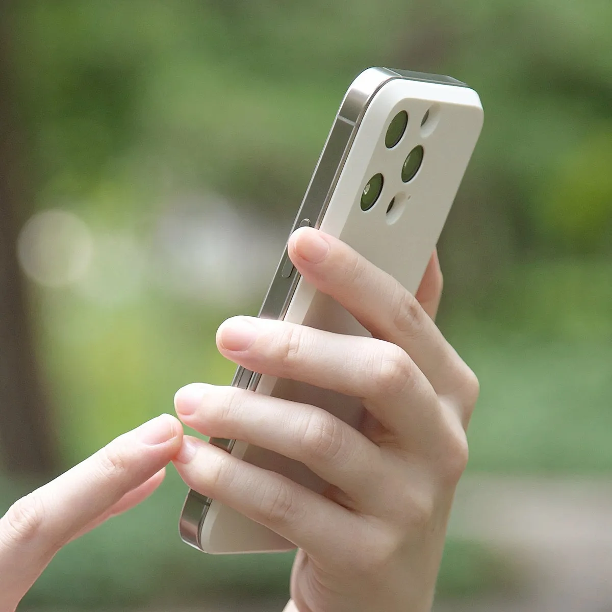 持ちやすさを追求したウェッジシェイプ