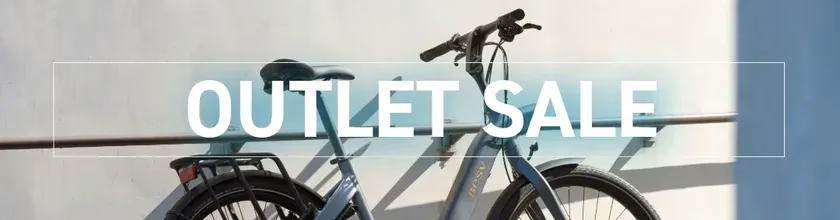 自転車と「OUTLET SALE」の文字が書かれた画像。