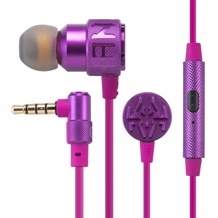 紫色のイヤホン。右耳用を示す「R」の文字がイヤホンの部品に記されている。