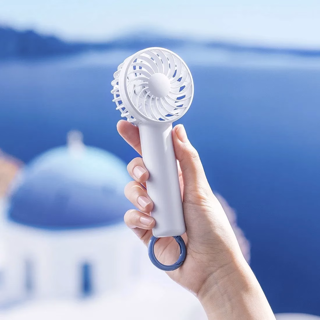 手持ちの扇風機