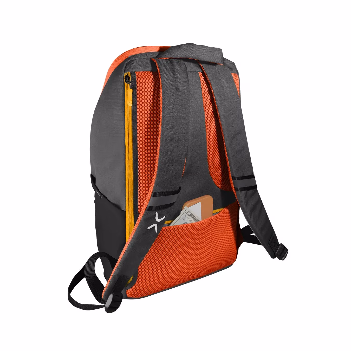 オレンジとグレーのバックパックのクローズアップ画像です。バックパックの背面には、ジッパー、メッシュ素材、ショルダーストラップ、小さなポケットなどの特徴が見られます。