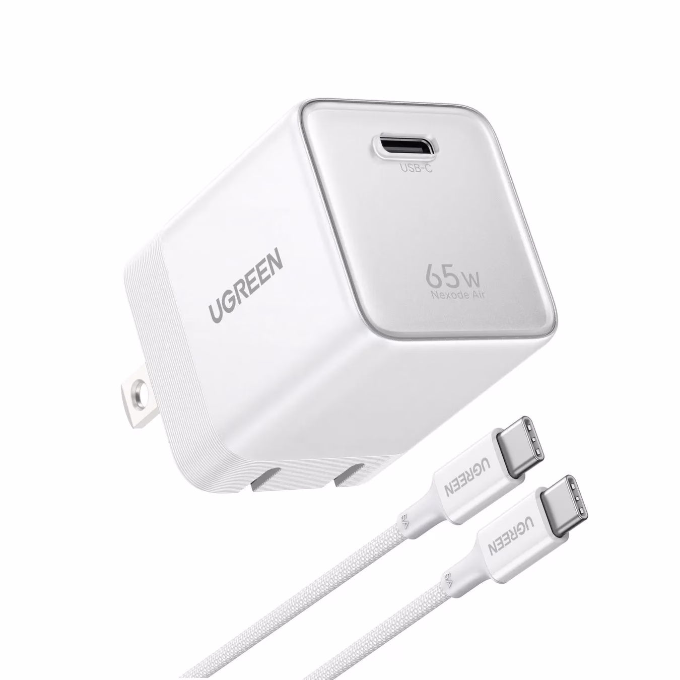 白いUGREENの充電器とUSB-Cケーブルの画像。充電器には「UGREEN」のロゴと「65W Nexode Air」の文字が、ケーブルにも「UGREEN」のロゴが見える。