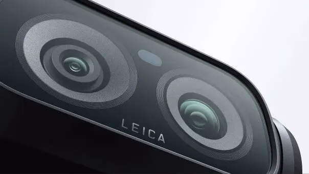 Insta360とLeicaのロゴ