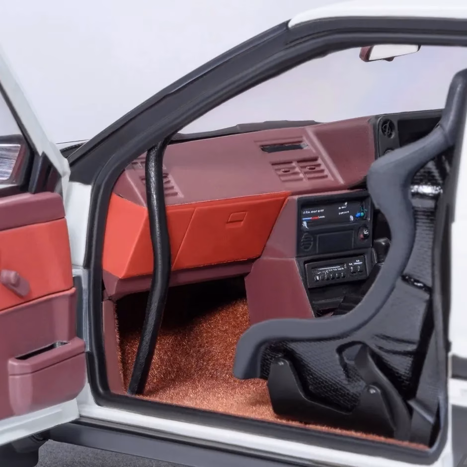 ポップアップショップ内のAE86モデル展示